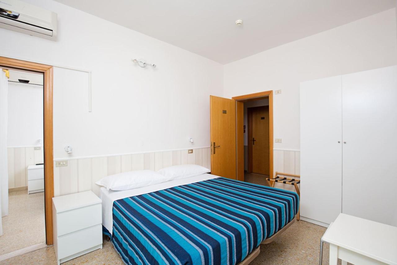 Hotel Helios Riccione Eksteriør billede